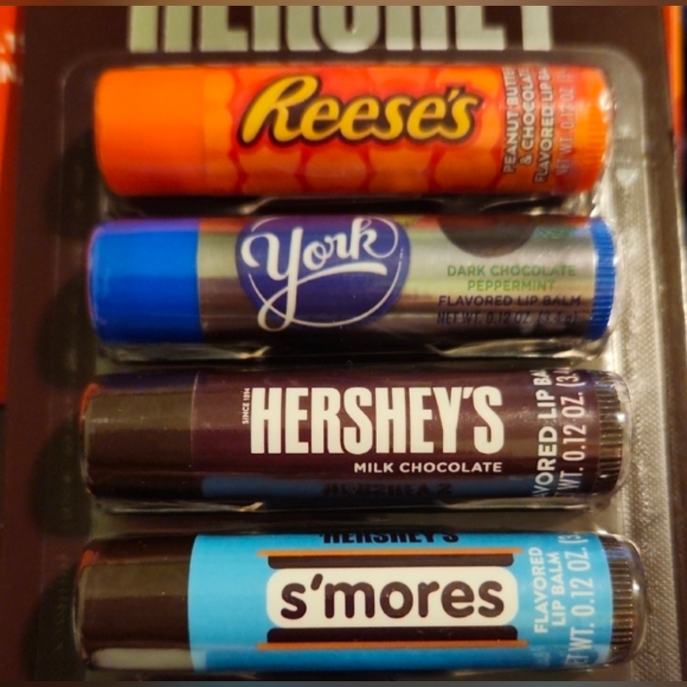 HERSHEY'S Assorted Candy Flavored Lip Balm Set NIP - Picture 3 of 4